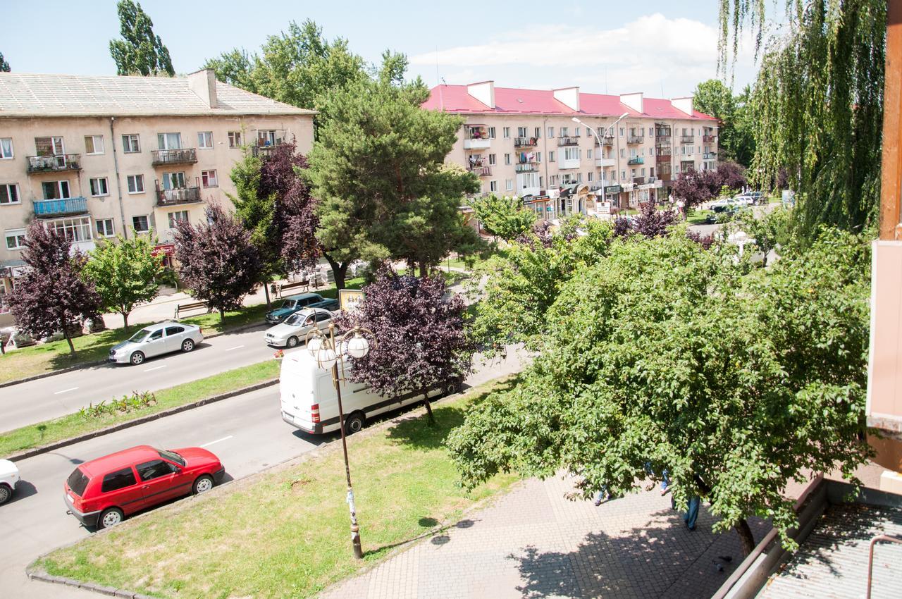 Apartments On Svobody 39 Oezjhorod Buitenkant foto