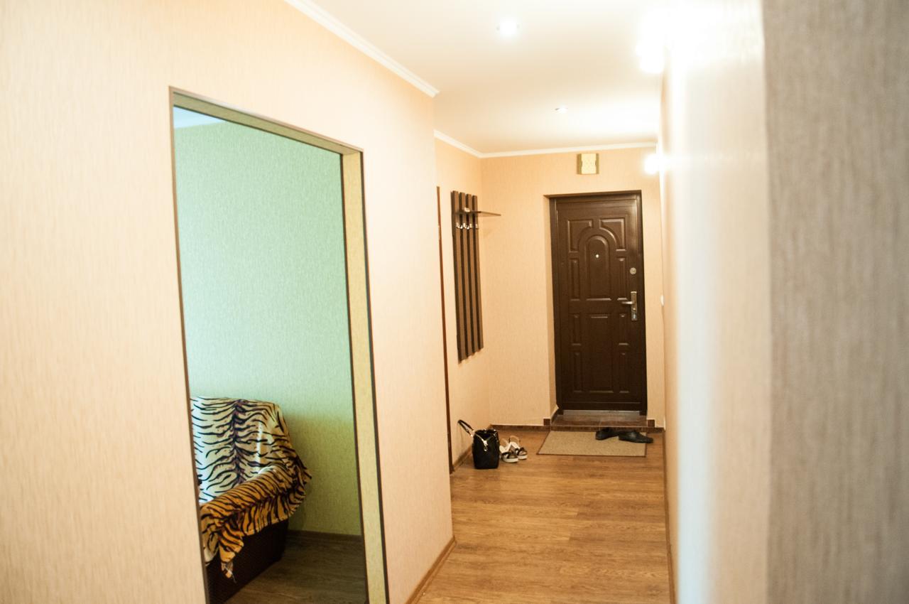 Apartments On Svobody 39 Oezjhorod Buitenkant foto